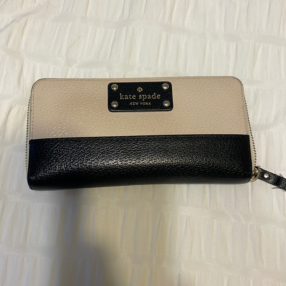 Kate Spade Zipper Wallet